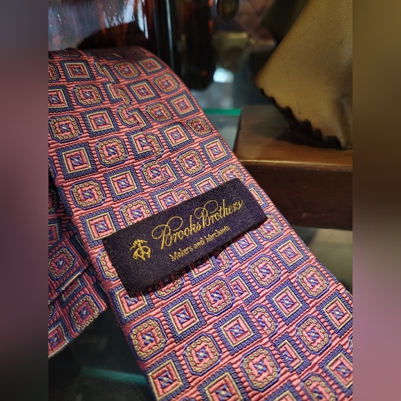 BROOKS BROTHER'S Silk Tie - Picture 2 of 3
